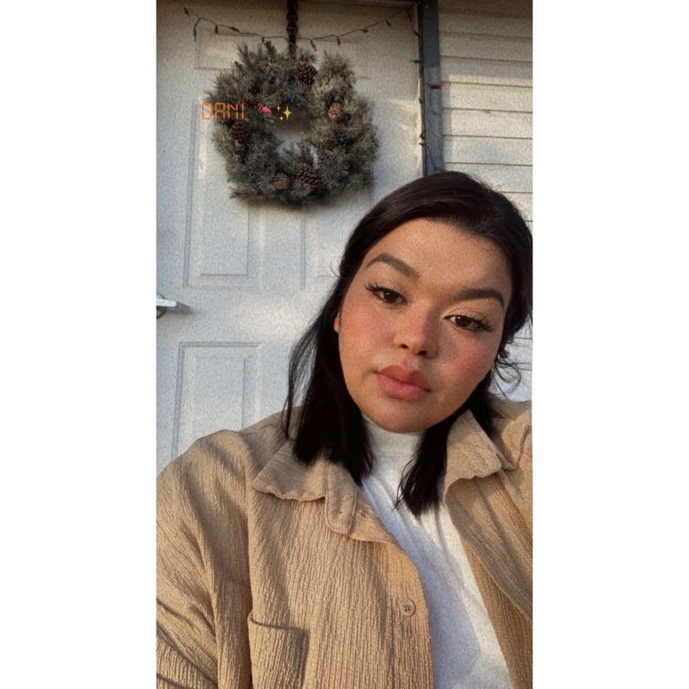 Meet your Posher, Daniela